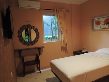 twins hotel manggadua