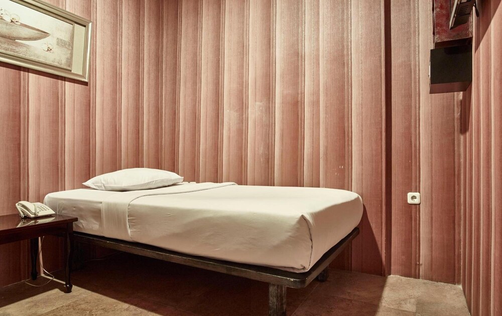 twins hotel manggadua