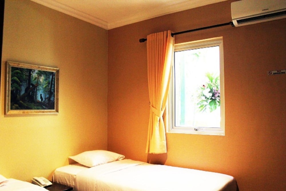 twins hotel manggadua