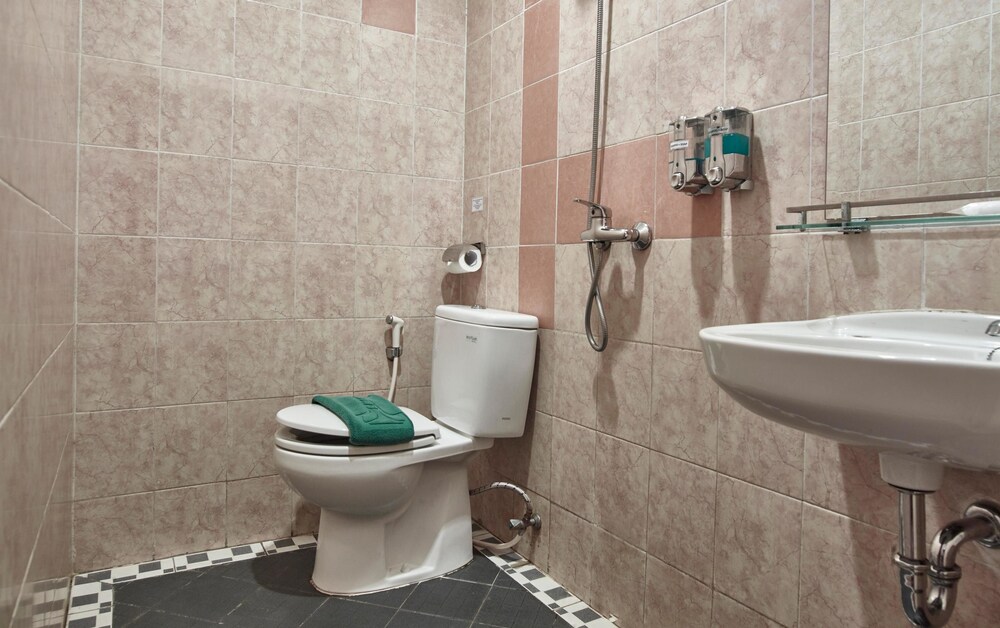 twins hotel manggadua