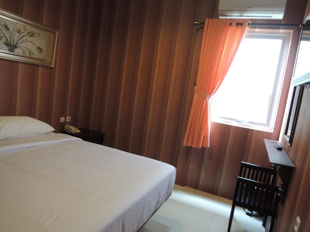 twins hotel manggadua