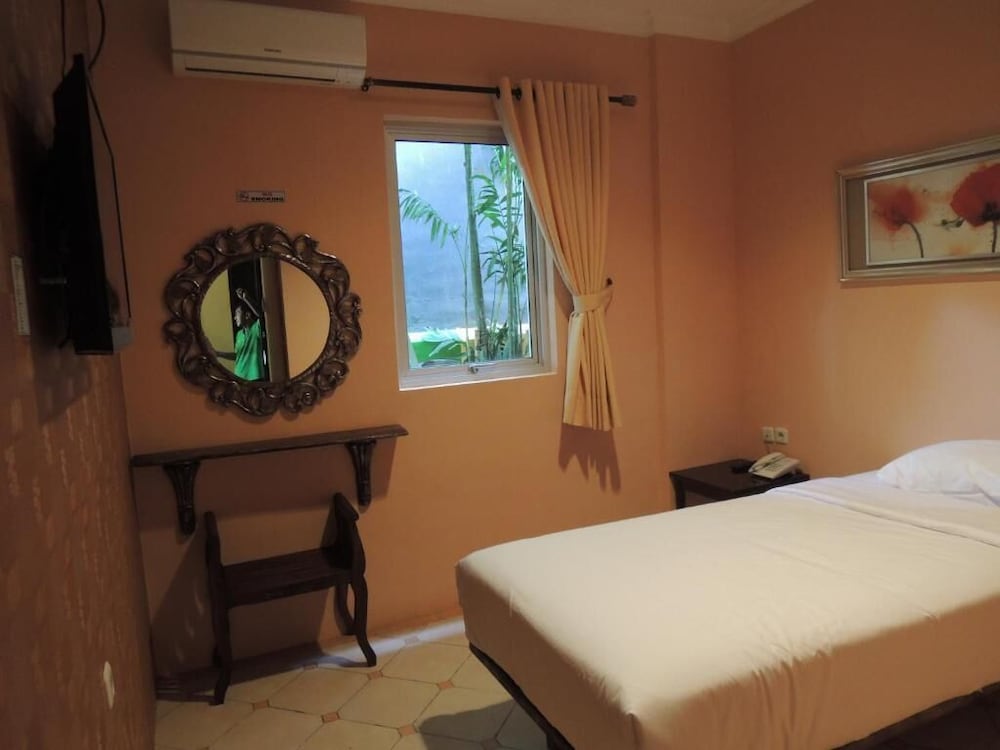 twins hotel manggadua