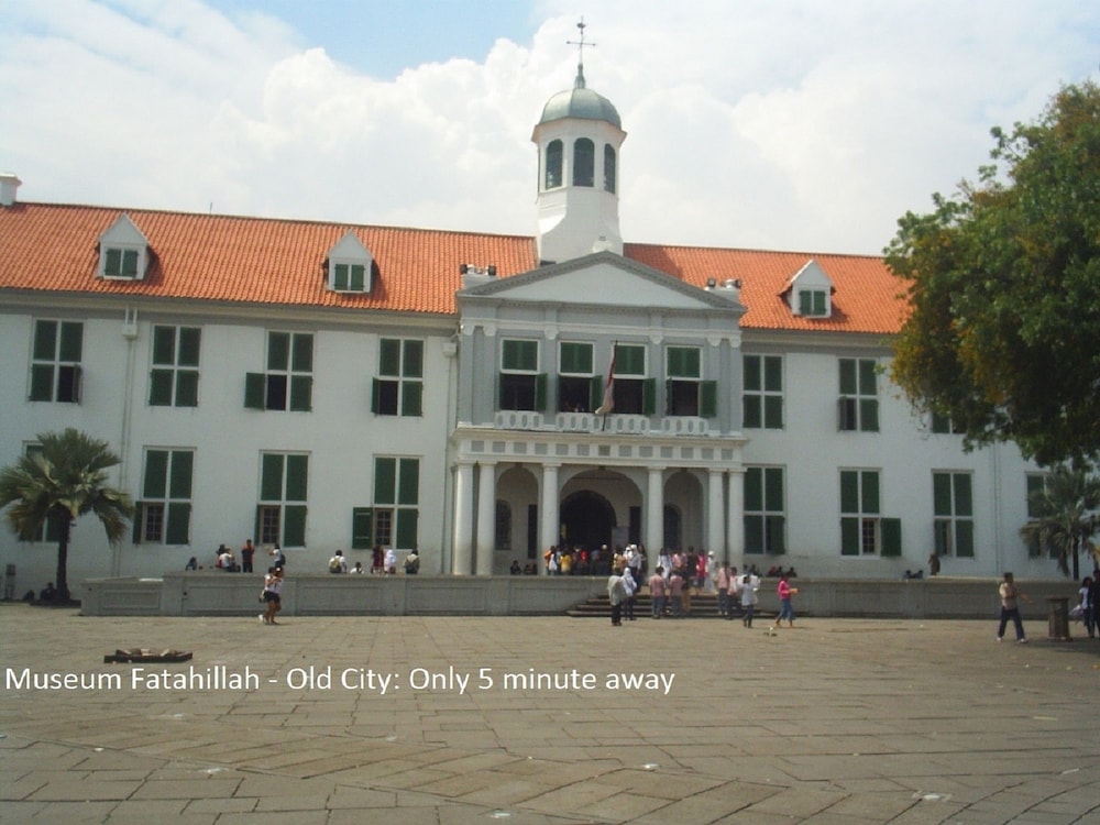 twins hotel manggadua