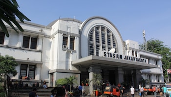 twins hotel manggadua