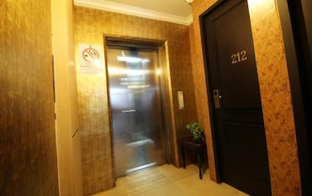 twins hotel manggadua