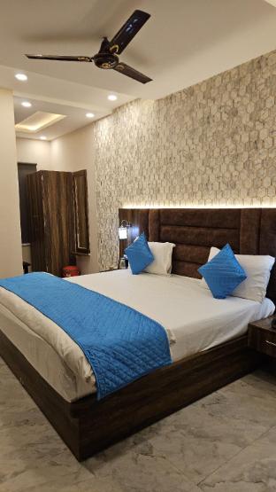 hotel cherry blossom