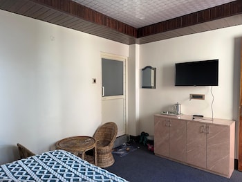 Hotel Basera,,3 star