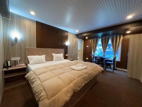 hotel basera