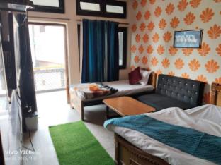 hotel new pandey inn