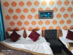 hotel new pandey inn