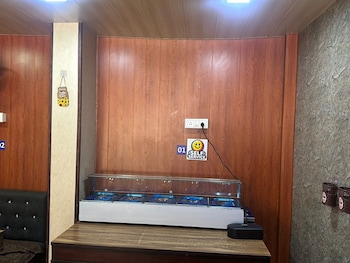 Hotel New Pandey Inn,,3 star