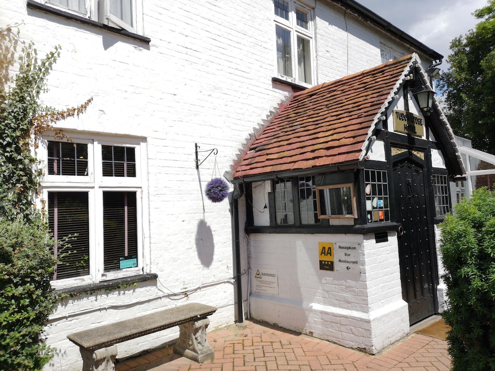 the tudor hotel