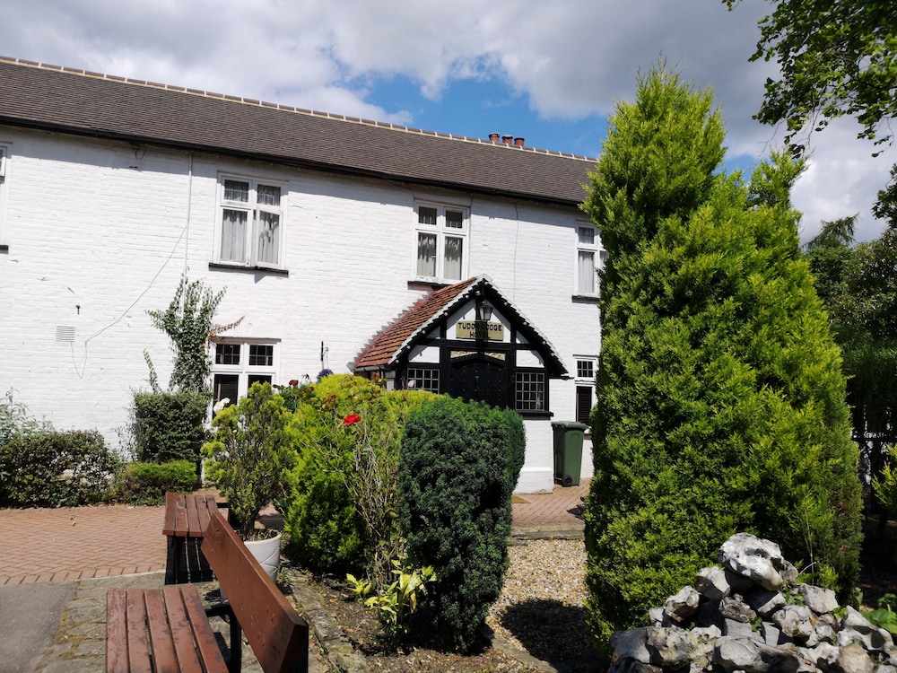 the tudor hotel