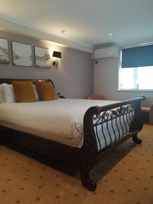 the tudor hotel