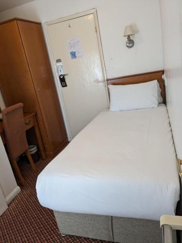 the tudor hotel