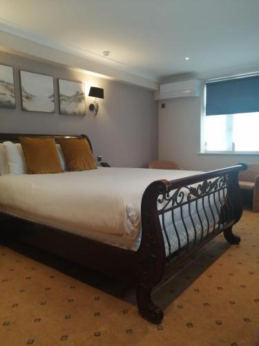 the tudor hotel