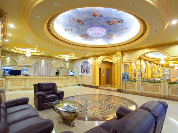 grand town hotel makassar