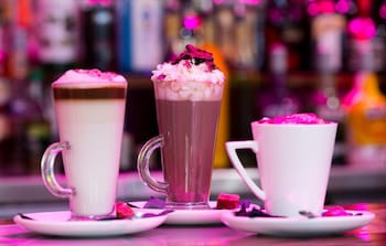 the lounge hotel and bar