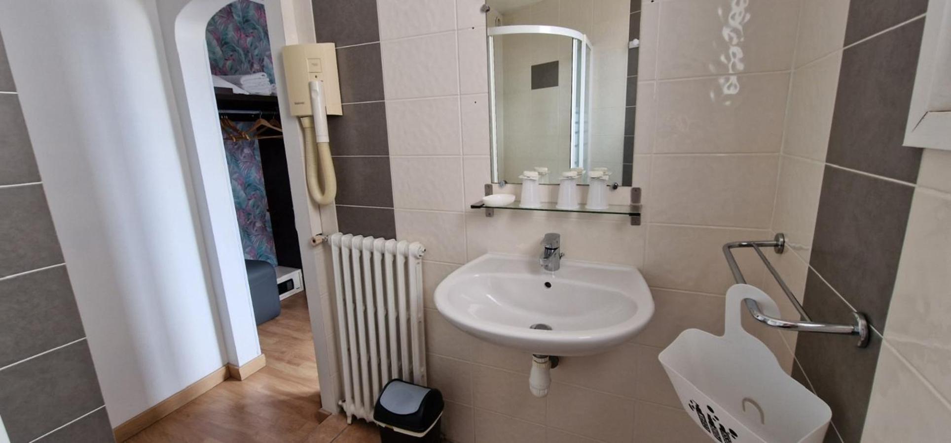 hotel les rosiers