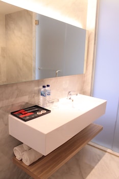 zuri express lippo cikarang