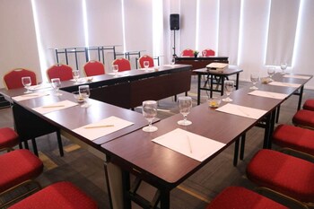 Zuri Express Lippo Cikarang,Cikarang>>Bekasi,4 star