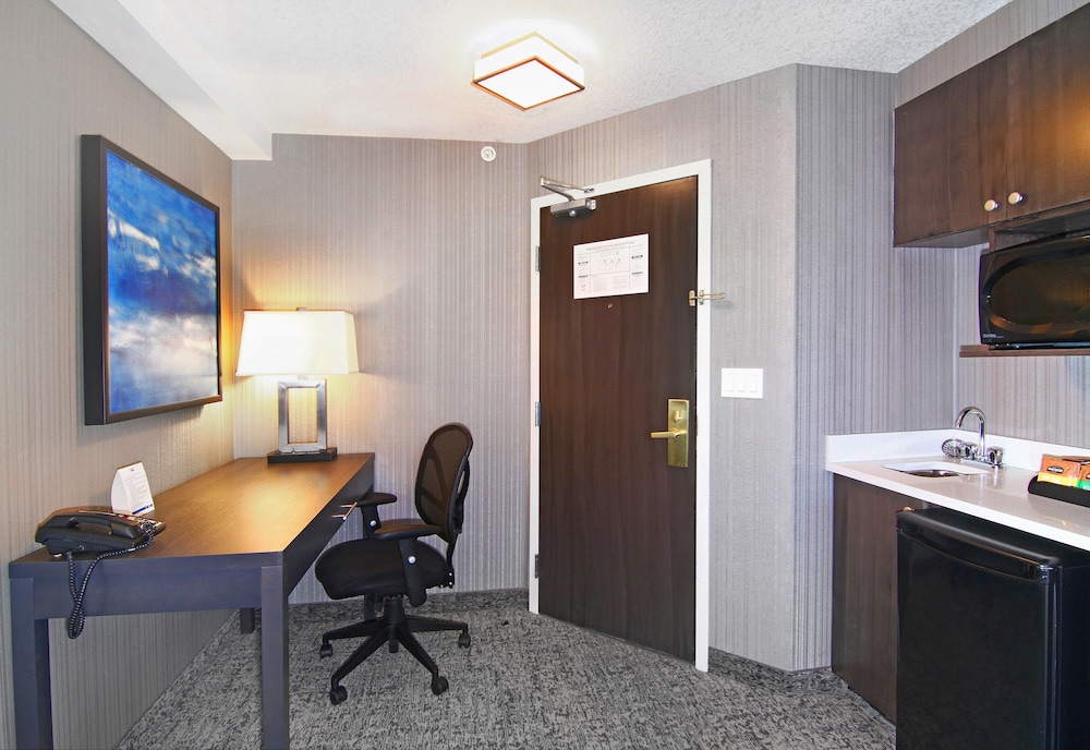 holiday inn express hotel and suites calgary by ihg