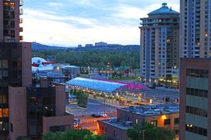 holiday inn express hotel and suites calgary by ihg