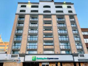 holiday inn express hotel and suites calgary by ihg