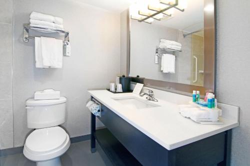holiday inn express hotel and suites calgary by ihg