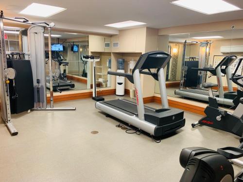 holiday inn express hotel and suites calgary by ihg