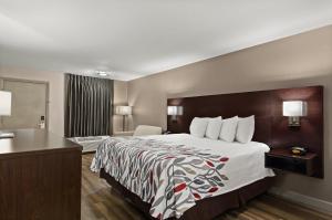 red roof inn baldwin