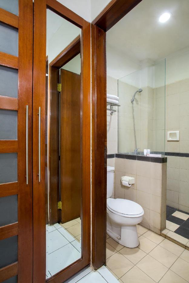 n hotel harmoni jakarta