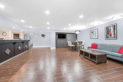 Baymont By Wyndham Springfield South Hwy 65,In Springfield,3 star