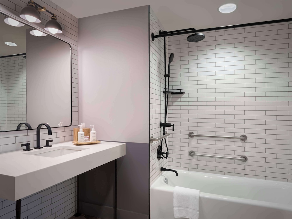 freepoint hotel cambridge tapestry collection by hilton