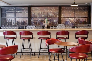 freepoint hotel cambridge tapestry collection by hilton