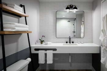 freepoint hotel cambridge tapestry collection by hilton