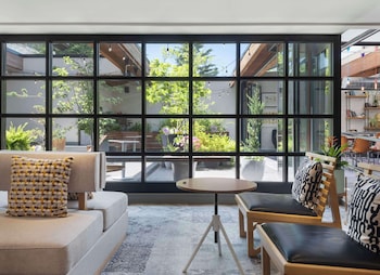 freepoint hotel cambridge tapestry collection by hilton