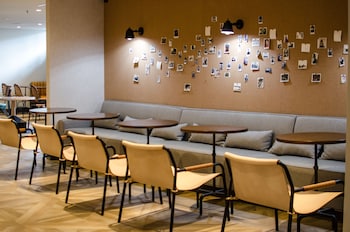 freepoint hotel cambridge tapestry collection by hilton