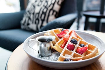 freepoint hotel cambridge tapestry collection by hilton