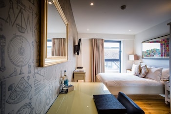 the varsity hotel and spa