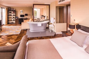 the varsity hotel and spa