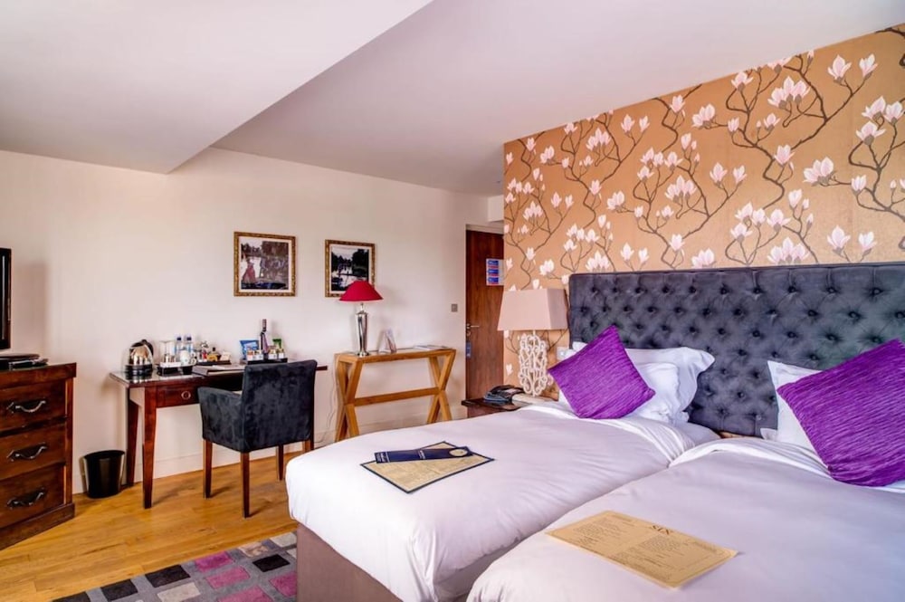 the varsity hotel and spa