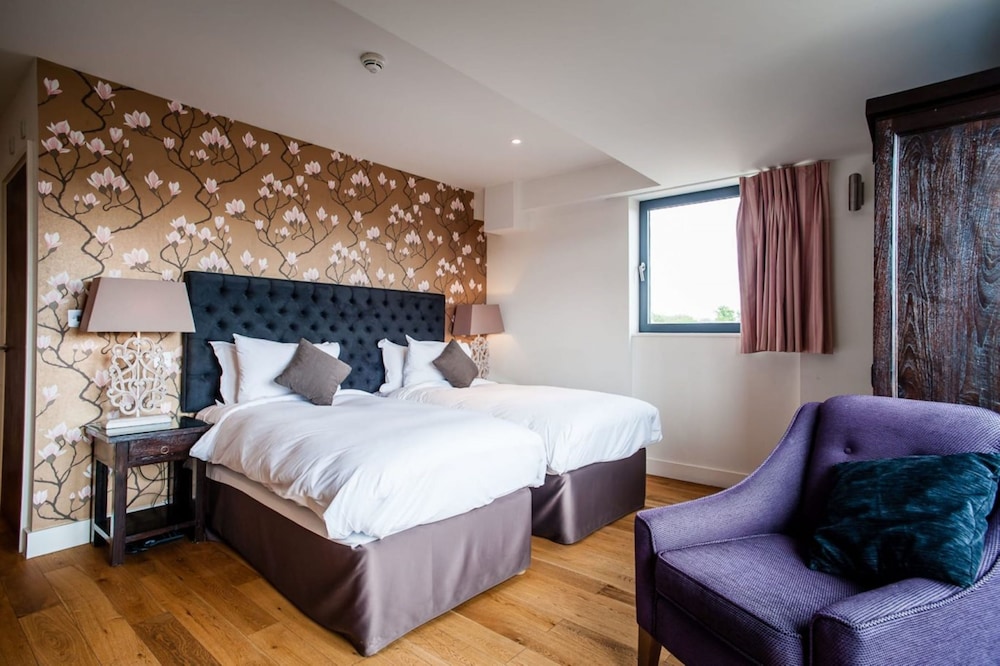 the varsity hotel and spa