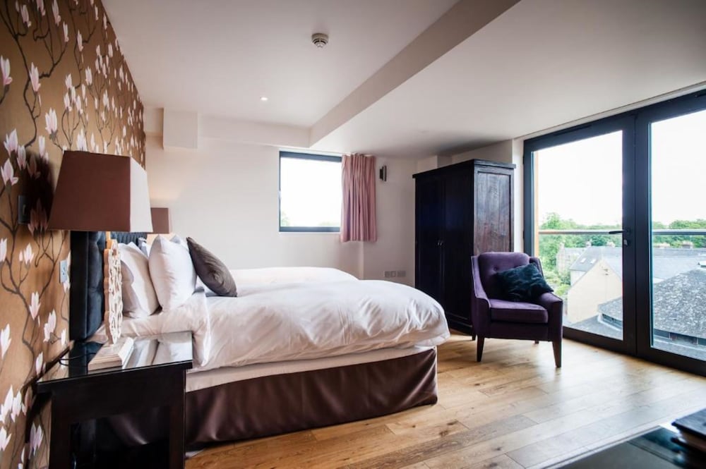 the varsity hotel and spa