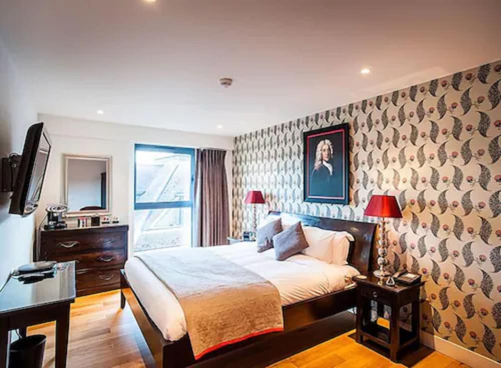 the varsity hotel and spa