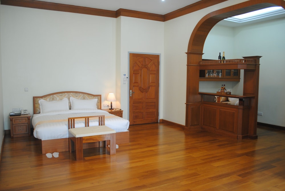 myitkyina plam spring resort hotel