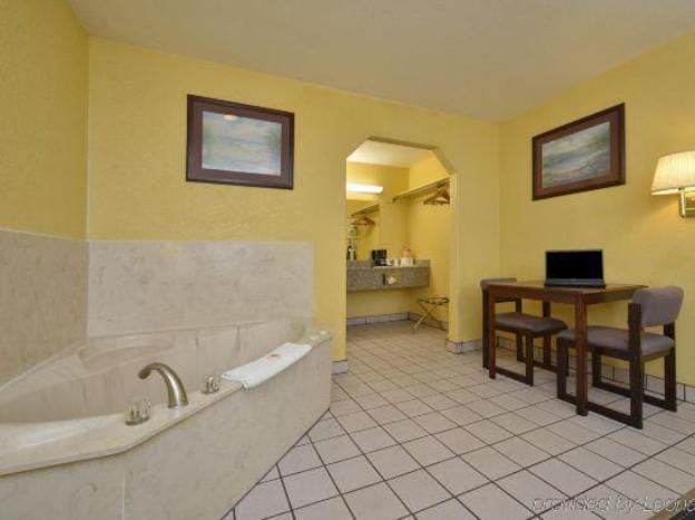 gun barrel executive inn