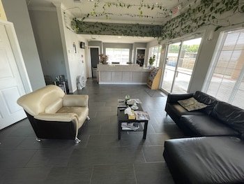 gun barrel executive inn