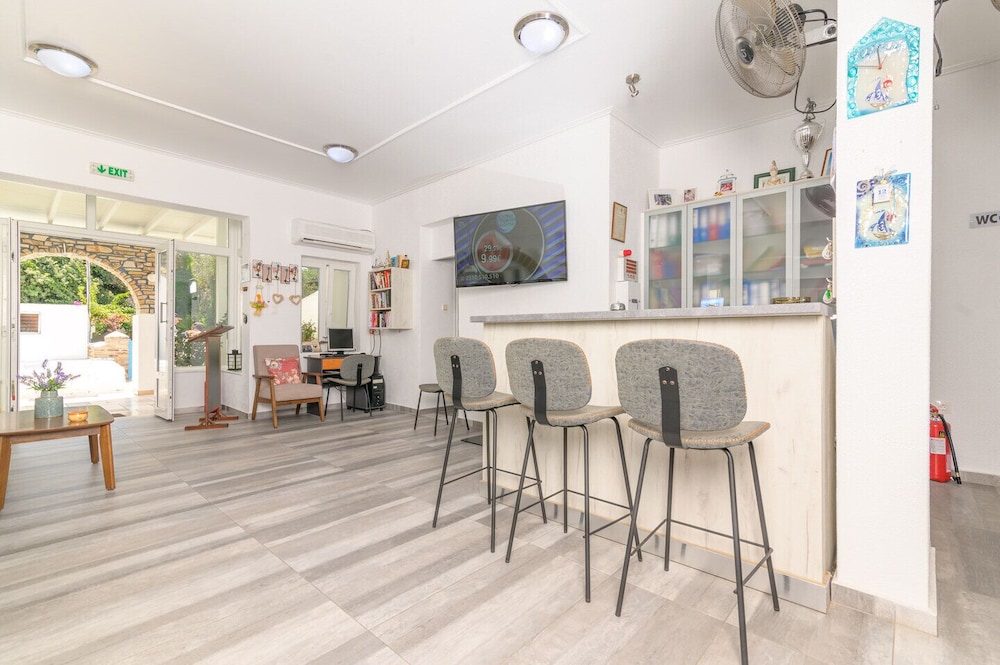 pavlos place