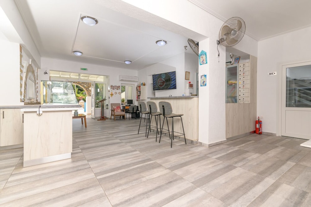 pavlos place